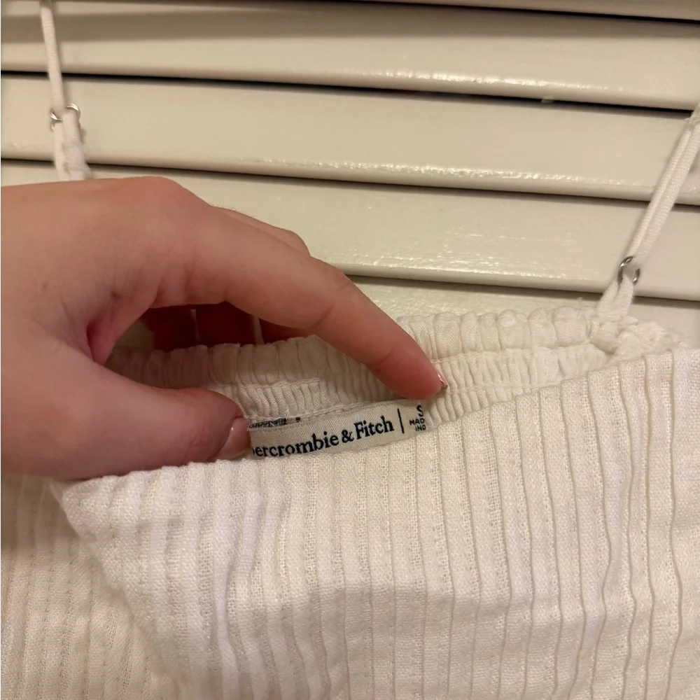 Abercrombie & Fitch White Smocked Spaghetti Strap Tank - Picture 4 of 4